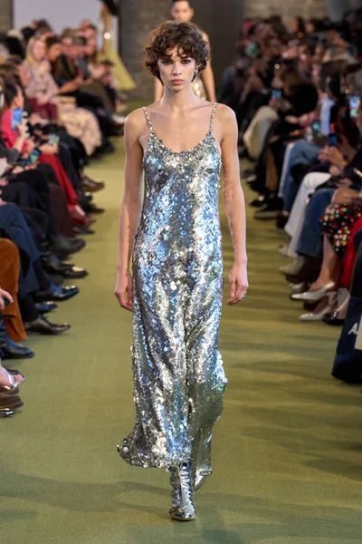 Look 32